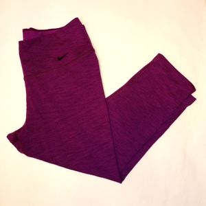 Nike Dri Fit Capri Crop Athletic Leggings Maroon/Purple Size Medium